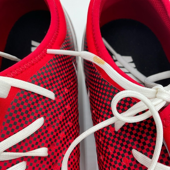 NIKEiD Custom Shoe - Picture 6 of 6